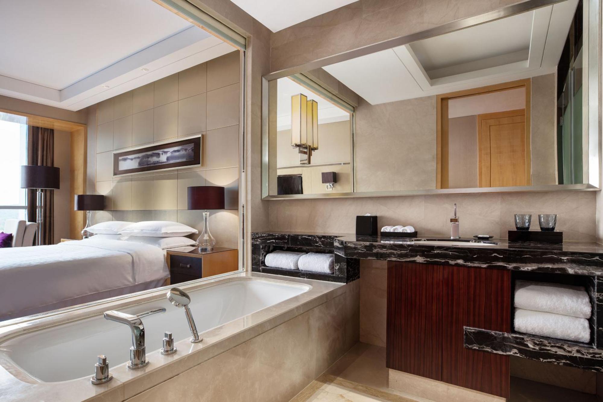Sheraton Zhenjiang Hotel Exterior foto